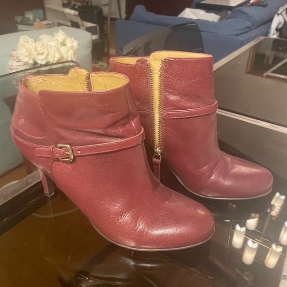 Nine West booties! - Picture 1 of 6